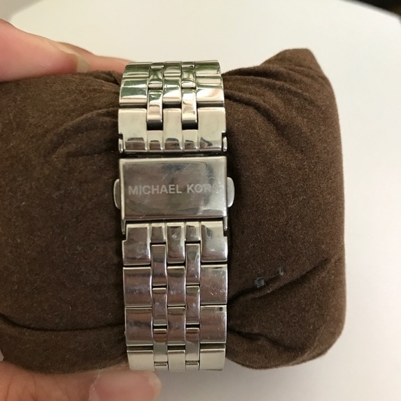 Michael Kors Watch - Picture 5 of 10